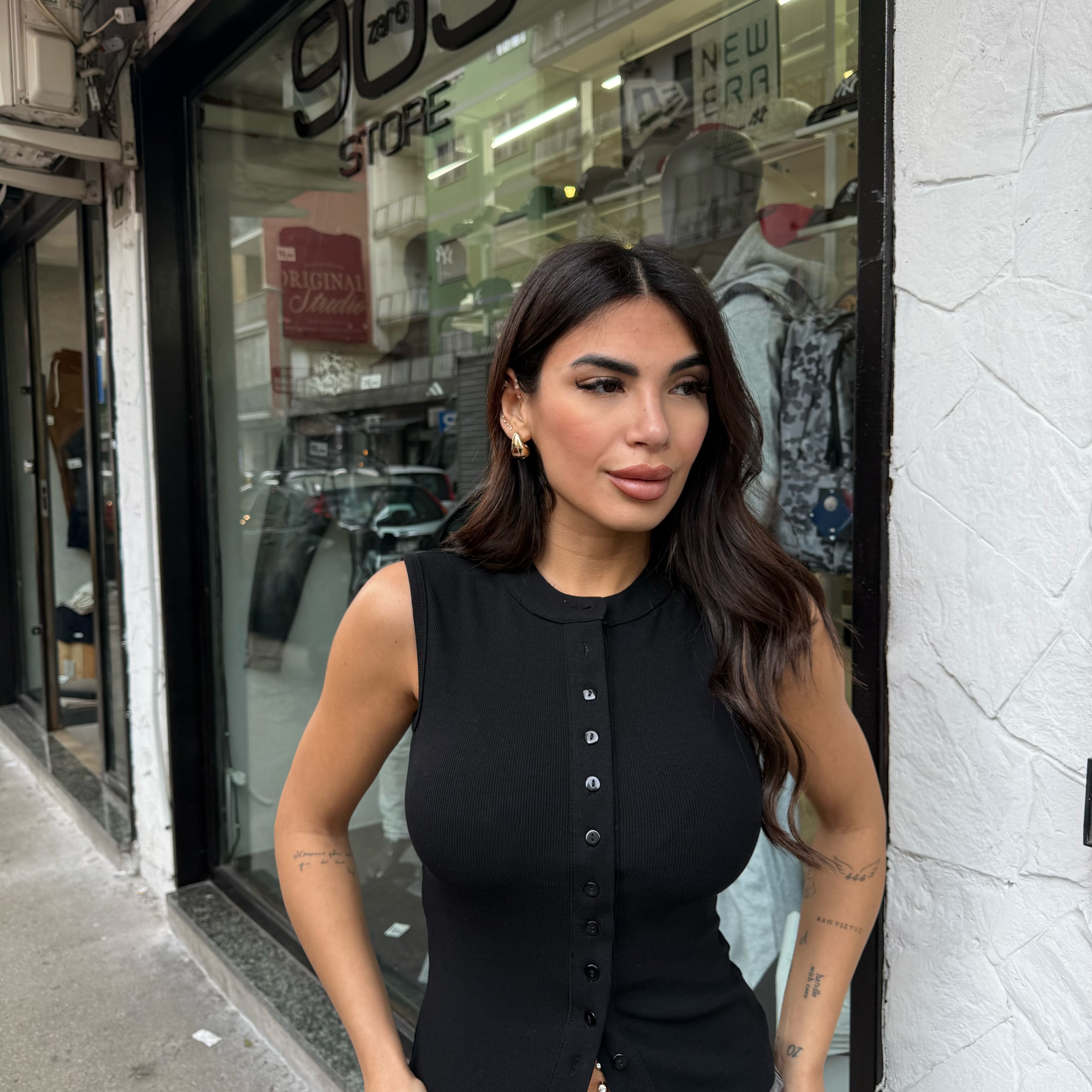 Canotta con bottoncini A372