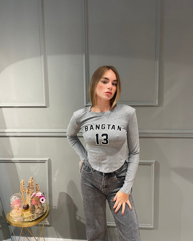 Maglia crop Bangtan grigia